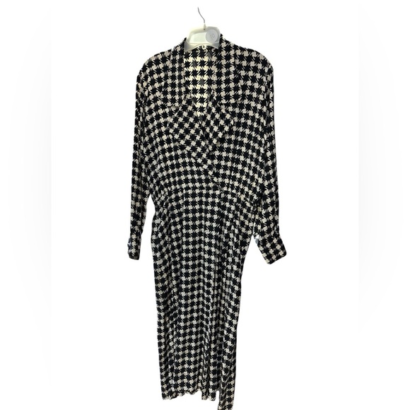 Vintage Black and White A-Line Wrap Dress with Cuffed Sleeves - Picture 1 of 8